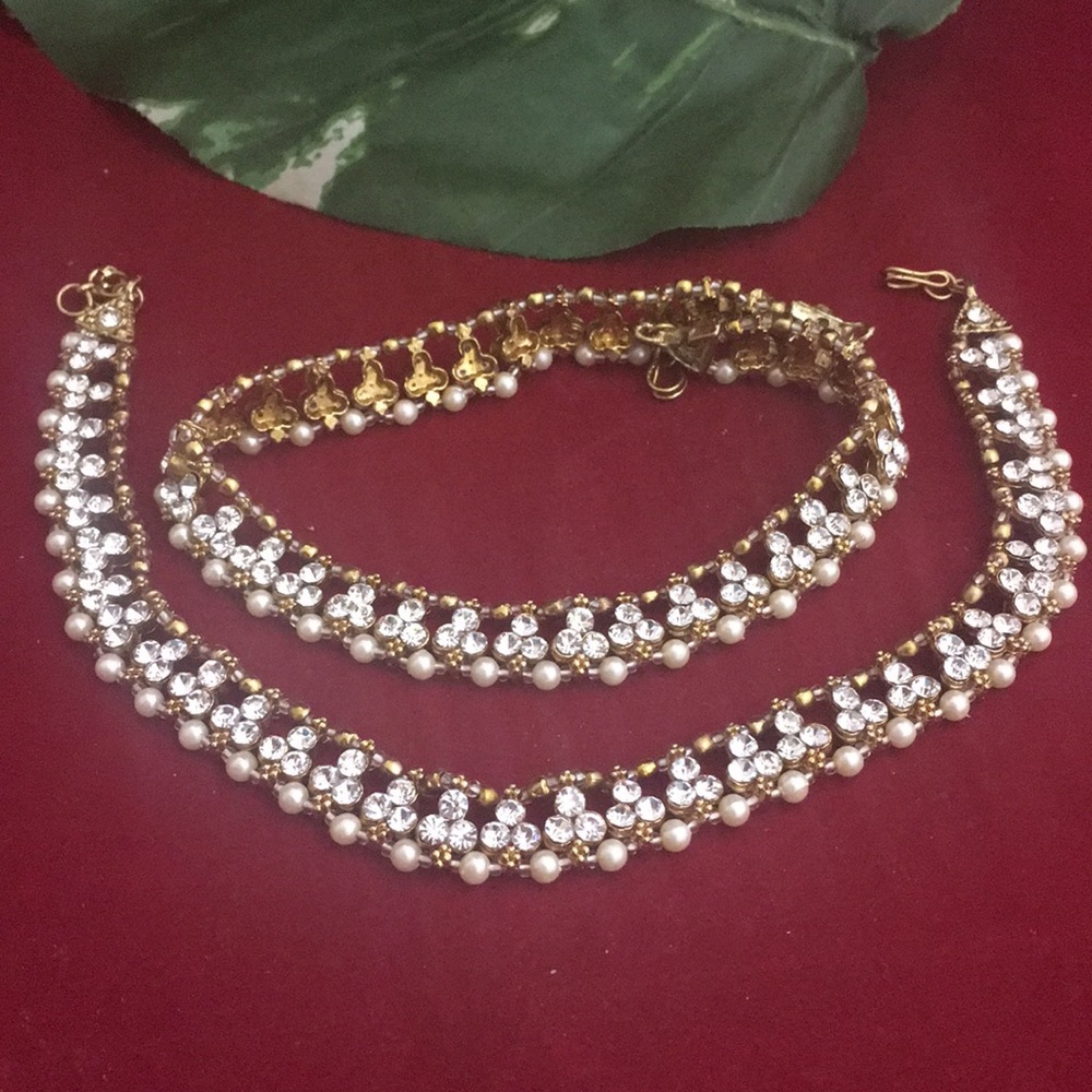 Nwot beautiful Bollywood  2 anklets no offers !!!